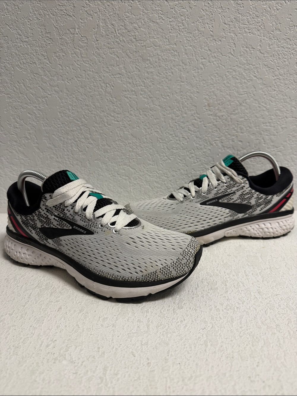 Brooks Womans Athletic Running Shoes - Light Gray White with Black Ghost 11 9.5
